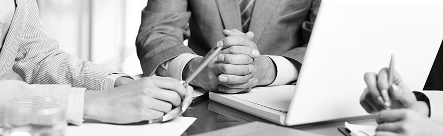 Inwestycje budowlane a VAT: opodatkowanie usług związanych z nieruchomością